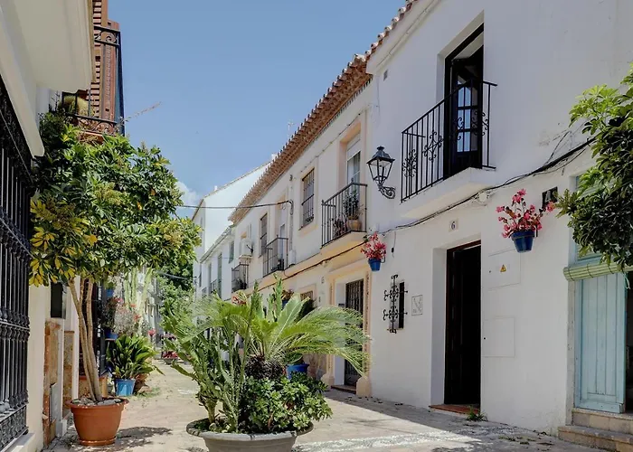 Unique Andalusian Townhouse next to Beach