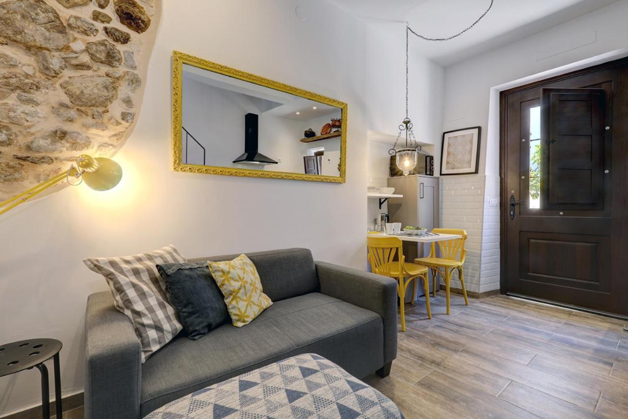 Unique Andalusian Townhouse Next To Vakantiehuis Estepona